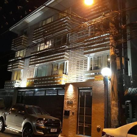 Burgos Hub Hostel Pasay Eksteriør billede